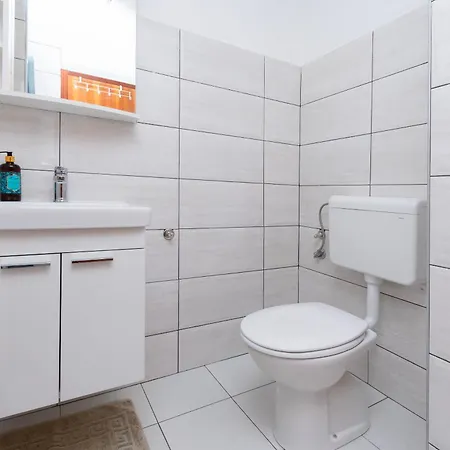 Vela * Podgora (Split-Dalmatia)