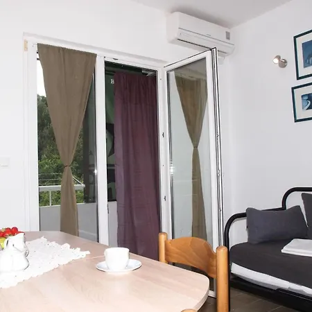 Apartment Vela *
