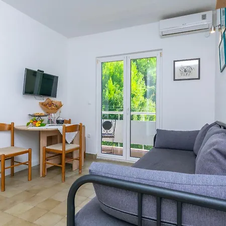 Vela Podgora (Split-Dalmatia)