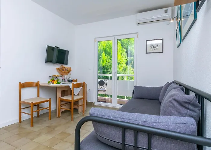 Vela Podgora (Split-Dalmatia)